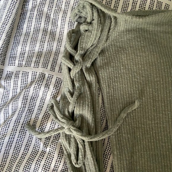 AE Tight Long-Sleeve Bodysuit - Picture 2 of 4